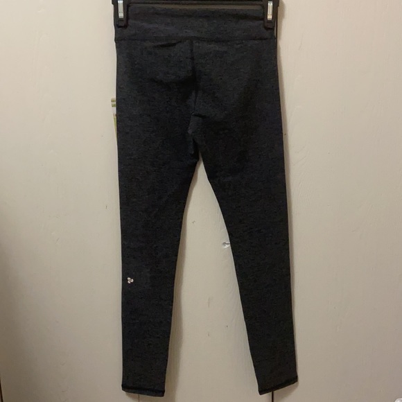 Triple Flip Charcoal Leggings - Picture 4 of 6